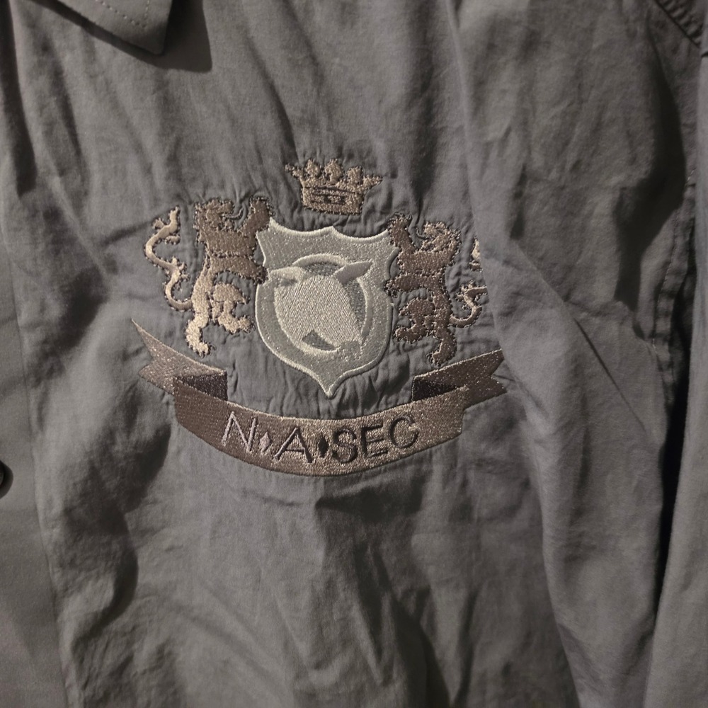 Murano Wardrobe Essentials Mens 2XB Gray Embroidered Crest Button Down Shirt - Picture 3 of 7